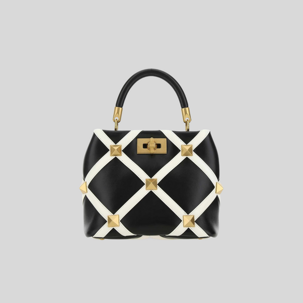 VALENTINO GARAVANI Roman Stud メタリック ショルダーバッグ Valentino Garavani Roman Stud Flap Bag Quilted Leather Large