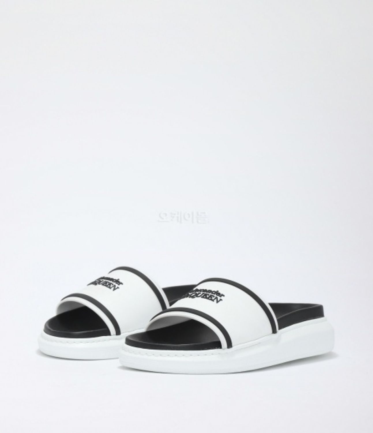 ☆関税込☆Alexander mcqueen★Oversized hybrid slides★ White Alexander McQueen Slides | Shop at ICETIME LUXE