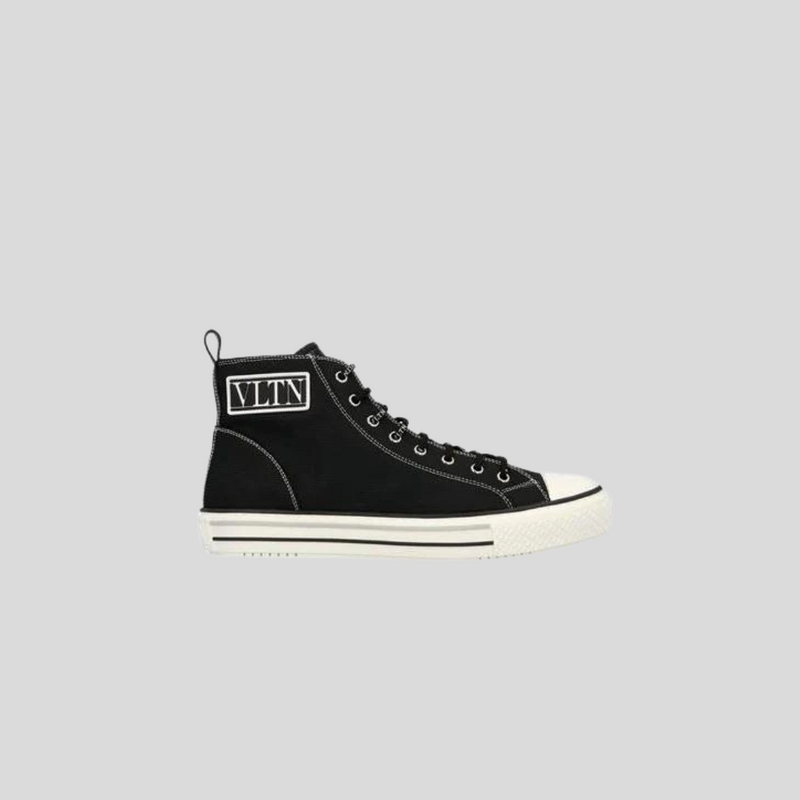 Valentino Garavani Giggies Sneakers in Black